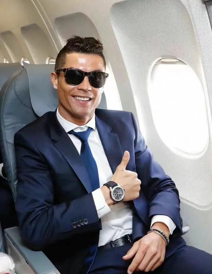 C罗重返赛场，比赛规则变更首场状态出色，MAD观众沸腾！的简单介绍